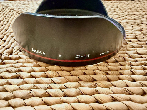 Sigma lens hood for 35mm - lens,