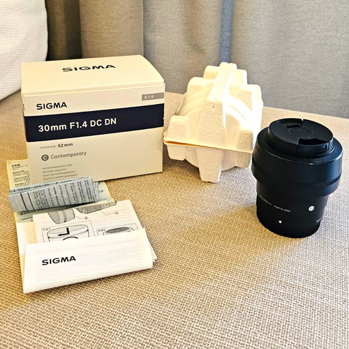 Sigma 30mm dc dn - f/1.4,